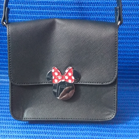 Disney - Picture 2 of 6